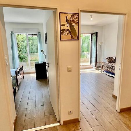 Logement Entier 2 Pieces Parking 5'Metro Saint-Denis-en-Margeride Exterior foto