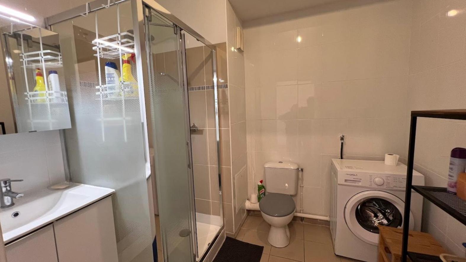 Logement Entier 2 Pieces Parking 5'Metro Saint-Denis-en-Margeride Exterior foto
